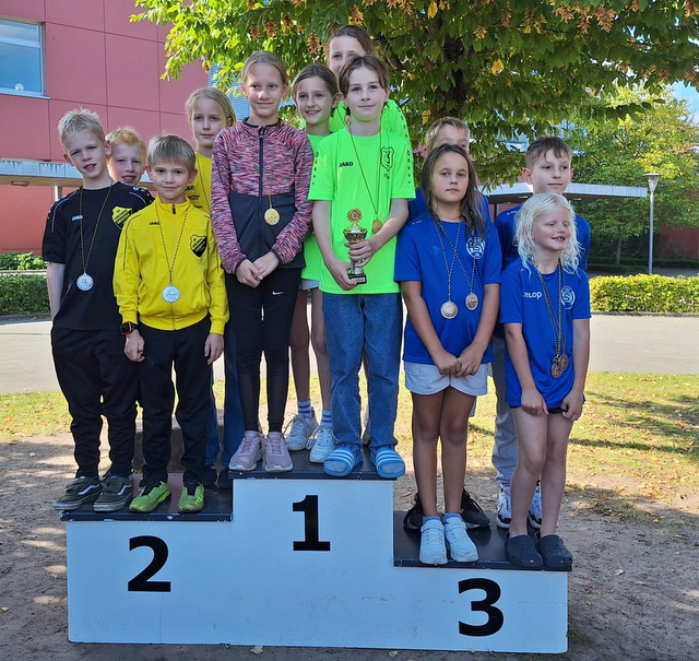 Concorden-Schwimmer glänzen beim 24. Emsbürener Schwimmfest 